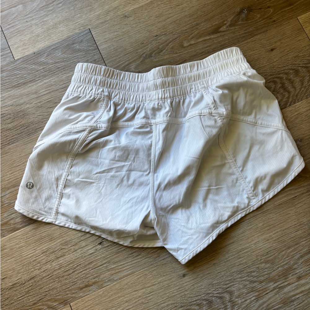 Lululemon tracker shorts white